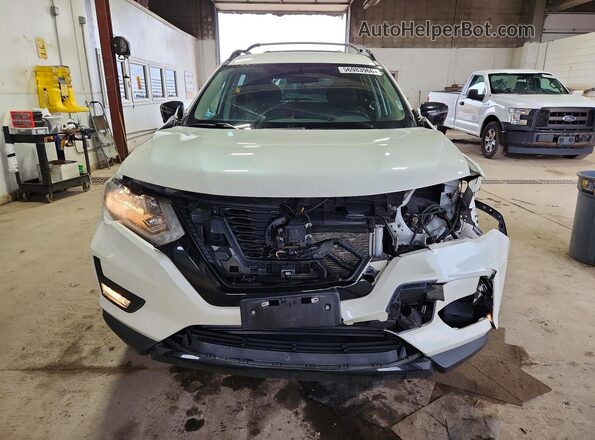 5N1AT2MV2JC753912 2018 NISSAN ROGUE Белый Вид спереди