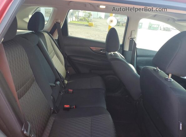 5N1AT2MV2JC821805 2018 NISSAN ROGUE Красный Вид задних сидений