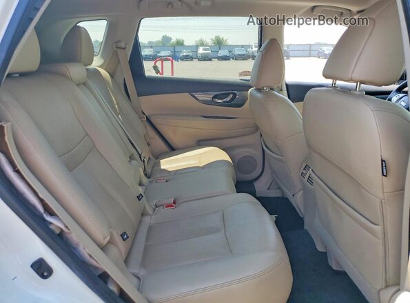 5N1AT2MV3GC840209 2016 NISSAN ROGUE White Widok wnętrza z tyłu