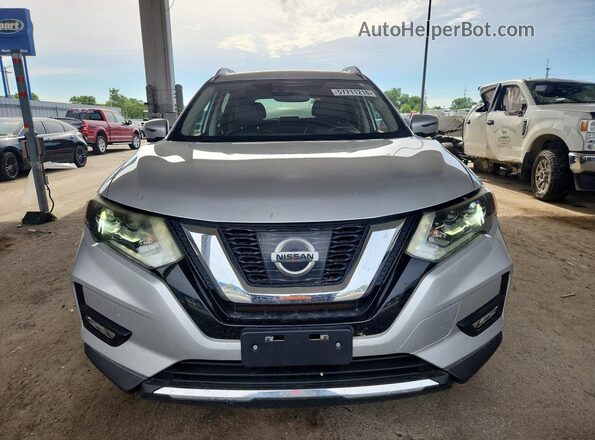 5N1AT2MV3HC779199 2017 NISSAN ROGUE Silver Вид спереду