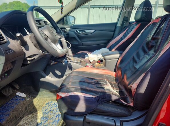 5N1AT2MV3HC779879 2017 NISSAN ROGUE Красный Вид салона спереди