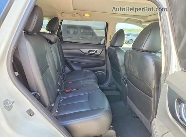 5N1AT2MV4GC849579 2016 NISSAN ROGUE Белый Вид задней части салона