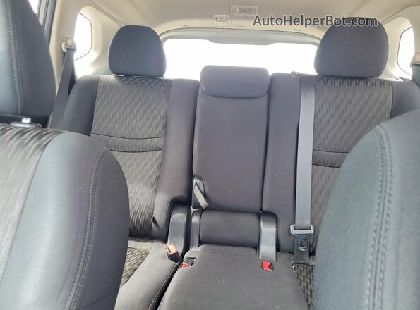 5N1AT2MV4JC748470 2018 NISSAN ROGUE Gray Rear seats view
