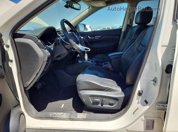 5N1AT2MV4JC772736 2018 NISSAN ROGUE White Front interior view