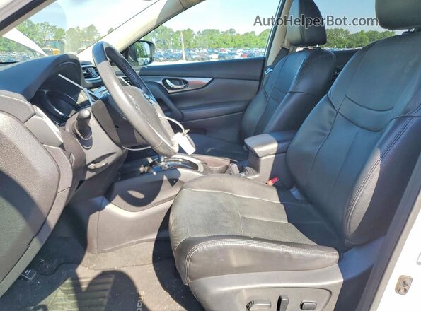 5N1AT2MV5GC760751 2016 NISSAN ROGUE White Front interior view