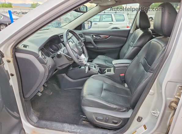 5N1AT2MV5HC778765 2017 NISSAN ROGUE Silver წინა სალონის ხედი