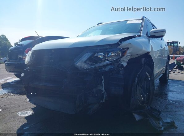 5N1AT2MV5JC819126 2018 NISSAN ROGUE White Դիմացի տեսք