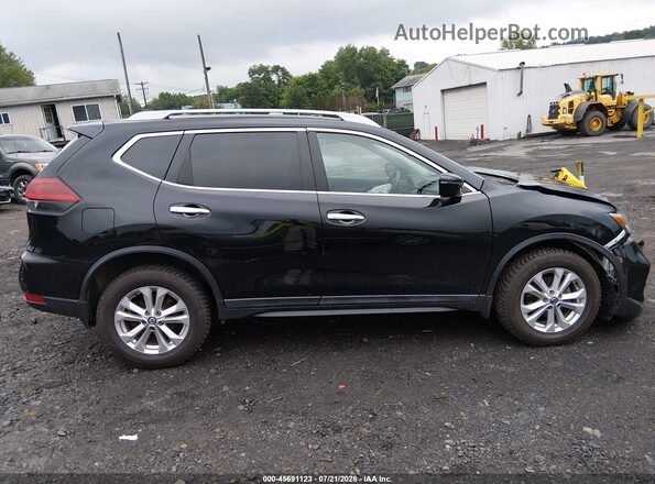 5N1AT2MV5JC845385 2018 NISSAN ROGUE Черный Вид задней части салона