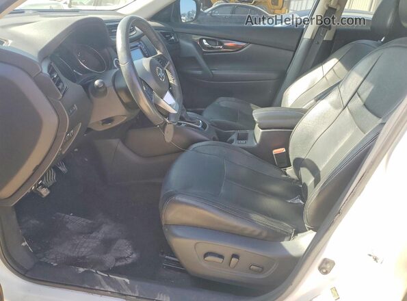 5N1AT2MV6HC799267 2017 NISSAN ROGUE White Front interior view