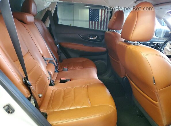 5N1AT2MV6HC874954 2017 NISSAN ROGUE Серебряный Вид задних сидений