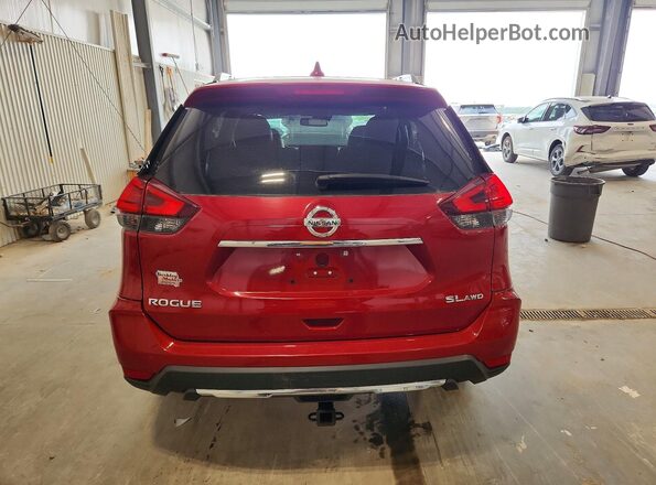 5N1AT2MV7HC782588 2017 NISSAN ROGUE Red Հետևի տեսք