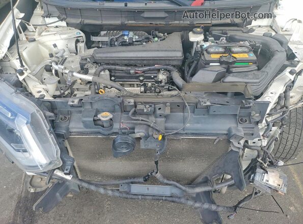 5N1AT2MV7HC805528 2017 NISSAN ROGUE White Rear interior view