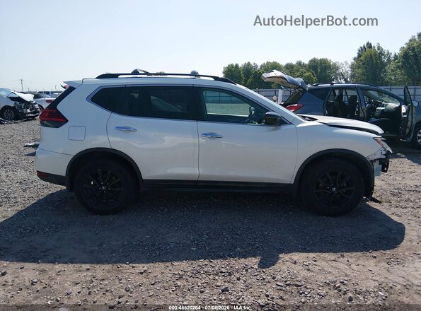 5N1AT2MV7HC811104 2017 NISSAN ROGUE White Widok wnętrza z tyłu