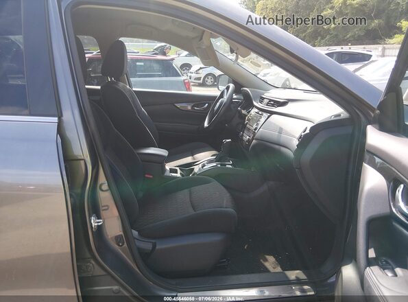 5N1AT2MV7HC820434 2017 NISSAN ROGUE Серый Вид салона спереди