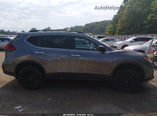 5N1AT2MV7HC820434 2017 NISSAN ROGUE Серый Вид задней части салона