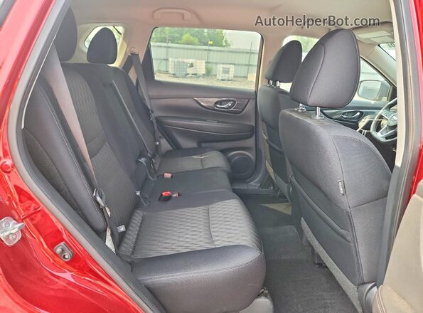 5N1AT2MV7JC716595 2018 NISSAN ROGUE Maroon Rear interior view