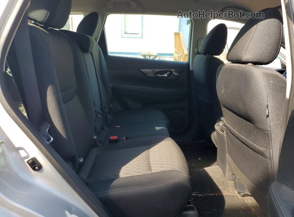 5N1AT2MV7JC790325 2018 NISSAN ROGUE Silver Սալոնի հետևի տեսք