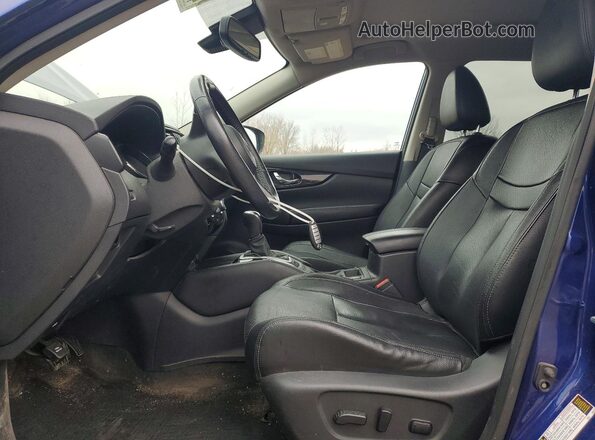 5N1AT2MV7JC838101 2018 NISSAN ROGUE Blue Вид салону спереду
