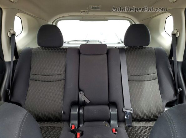 5N1AT2MV8HC762737 2017 NISSAN ROGUE Gray Rear seats view