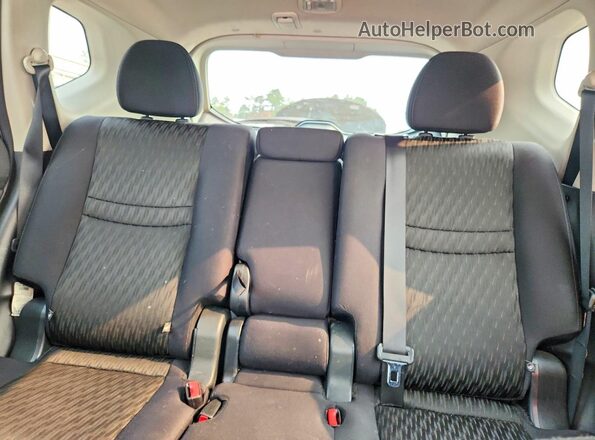 5N1AT2MV8HC844791 2017 NISSAN ROGUE White უკანა სავარძლების ხედი