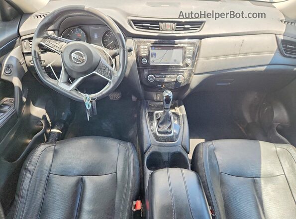 5N1AT2MV8HC859033 2017 NISSAN ROGUE Белый Вид панели приборов