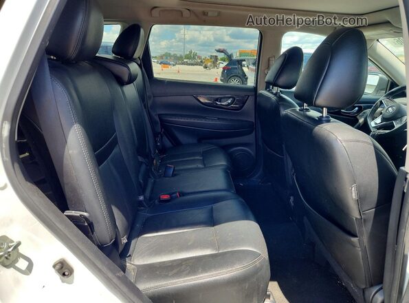 5N1AT2MV8HC859033 2017 NISSAN ROGUE Белый Вид задней части салона