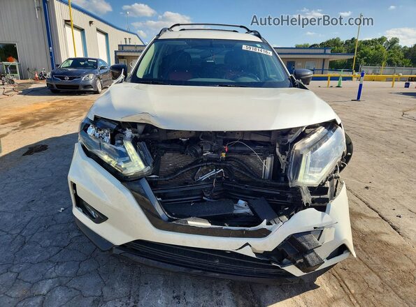 5N1AT2MV8JC739920 2018 NISSAN ROGUE White Front view