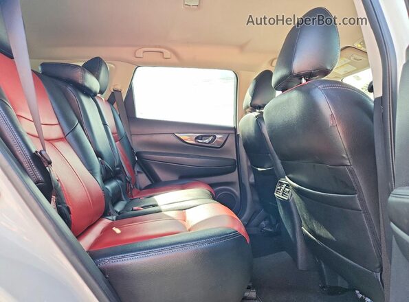 5N1AT2MV8JC739920 2018 NISSAN ROGUE White Rear interior view