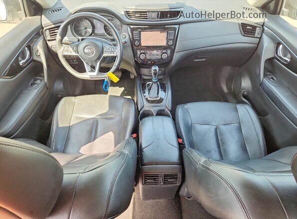 5N1AT2MV8JC839810 2018 NISSAN ROGUE Silver Vista del salpicadero