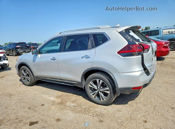 5N1AT2MV8JC839810 2018 NISSAN ROGUE Silver Trasero izquierdo