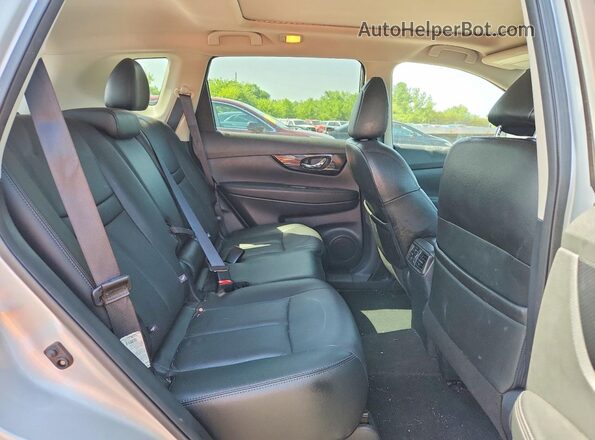 5N1AT2MV8JC839810 2018 NISSAN ROGUE Silver Vista interior trasera