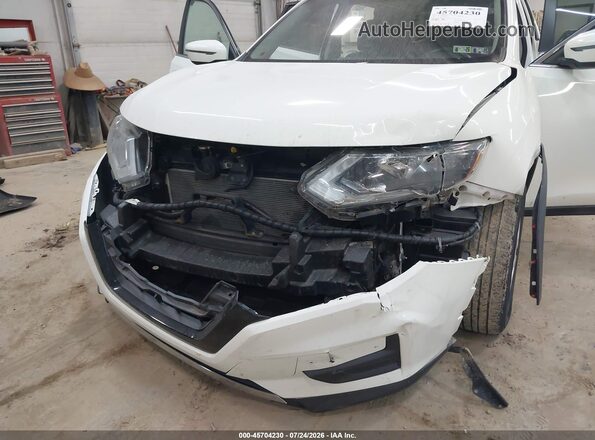 5N1AT2MV9HC798467 2017 NISSAN ROGUE White Widok z przodu