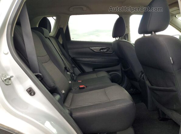5N1AT2MV9JC700608 2018 NISSAN ROGUE Silver Вид задньої частини салону