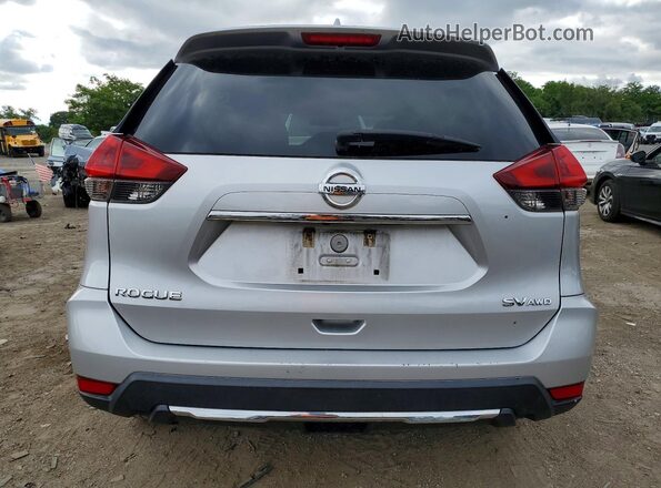 5N1AT2MV9JC700608 2018 NISSAN ROGUE Silver Вид ззаду