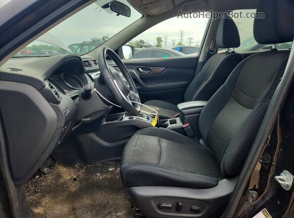 5N1AT2MV9JC828024 2018 NISSAN ROGUE Черный Вид салона спереди