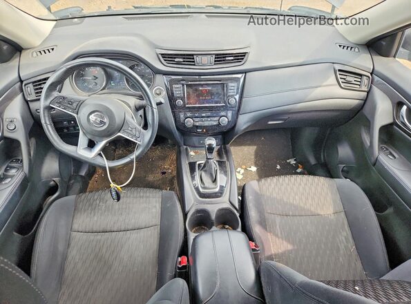 5N1AT2MV9JC828024 2018 NISSAN ROGUE Черный Вид панели приборов