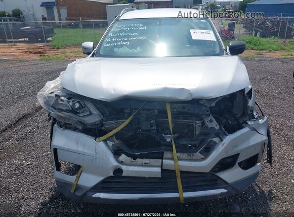 5N1AT2MV9JC847852 2018 NISSAN ROGUE Silver Front view