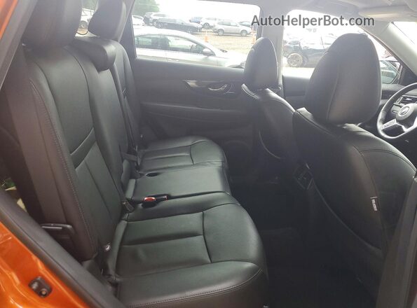 5N1AT2MV9KC738647 2019 NISSAN ROGUE Orange Widok wnętrza z tyłu