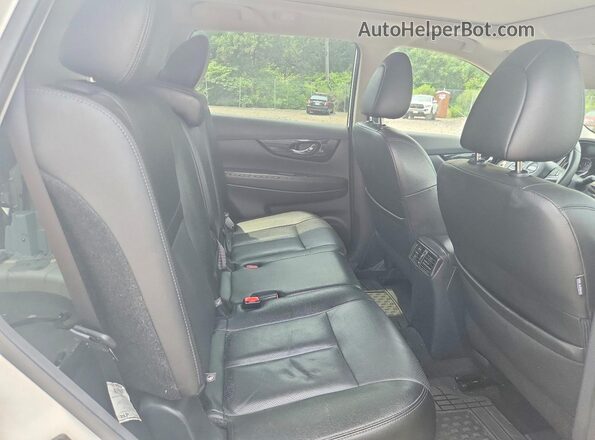 5N1AT2MV9KC758347 2019 NISSAN ROGUE Белый Вид задней части салона