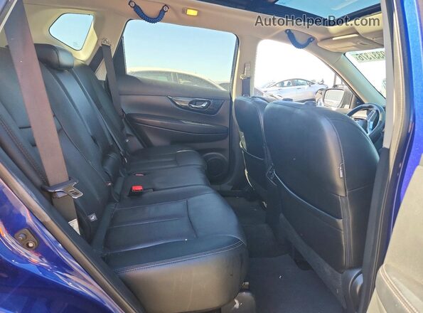 5N1AT2MVXHC759922 2017 NISSAN ROGUE Blue Вид задньої частини салону