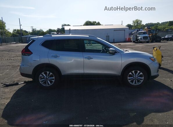 5N1AT2MVXJc787449 2018 NISSAN ROGUE Silver Rear interior view