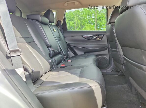 5N1AT2MVXKC782060 2019 NISSAN ROGUE Silver Vista interior trasera