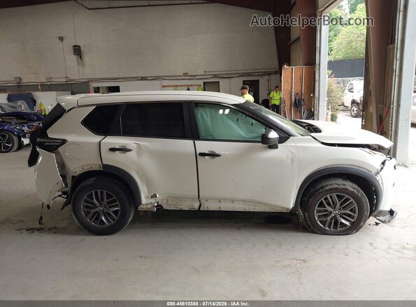 5N1AT3AB1MC805888 2021 NISSAN ROGUE White Widok wnętrza z tyłu