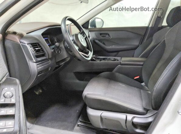 5N1AT3ABXMC804979 2021 NISSAN ROGUE White Vista interior delantera