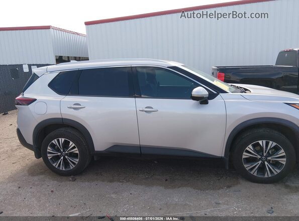 5N1AT3BA2MC684469 2021 NISSAN ROGUE Silver Вид задньої частини салону