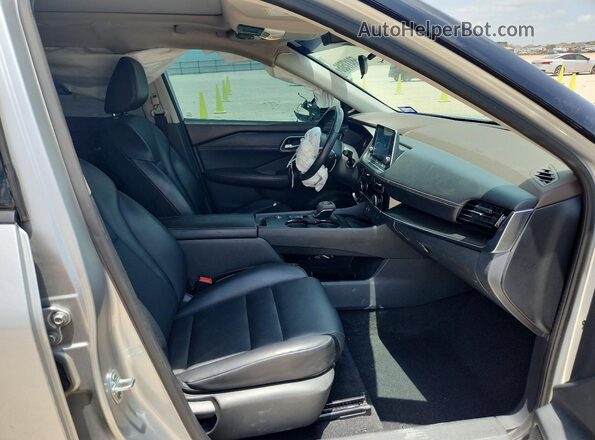 5N1AT3BA4MC810072 2021 NISSAN ROGUE Silver Front interior view