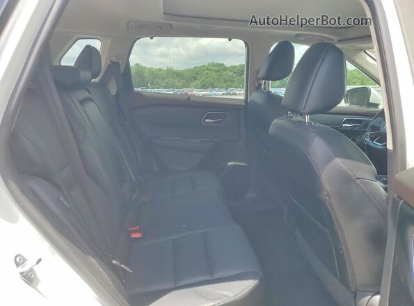 5N1AT3BA5MC760492 2021 NISSAN ROGUE White Rear interior view
