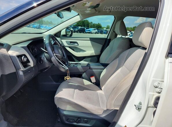 5N1AT3BA5MC846790 2021 NISSAN ROGUE White Front interior view