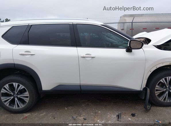 5N1AT3BA8MC773916 2021 NISSAN ROGUE White Widok wnętrza z tyłu