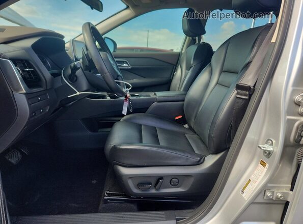 5N1AT3BA9MC803439 2021 NISSAN ROGUE Silver Вид салону спереду